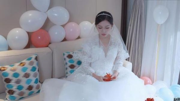 完蛋我被美女包围了手游